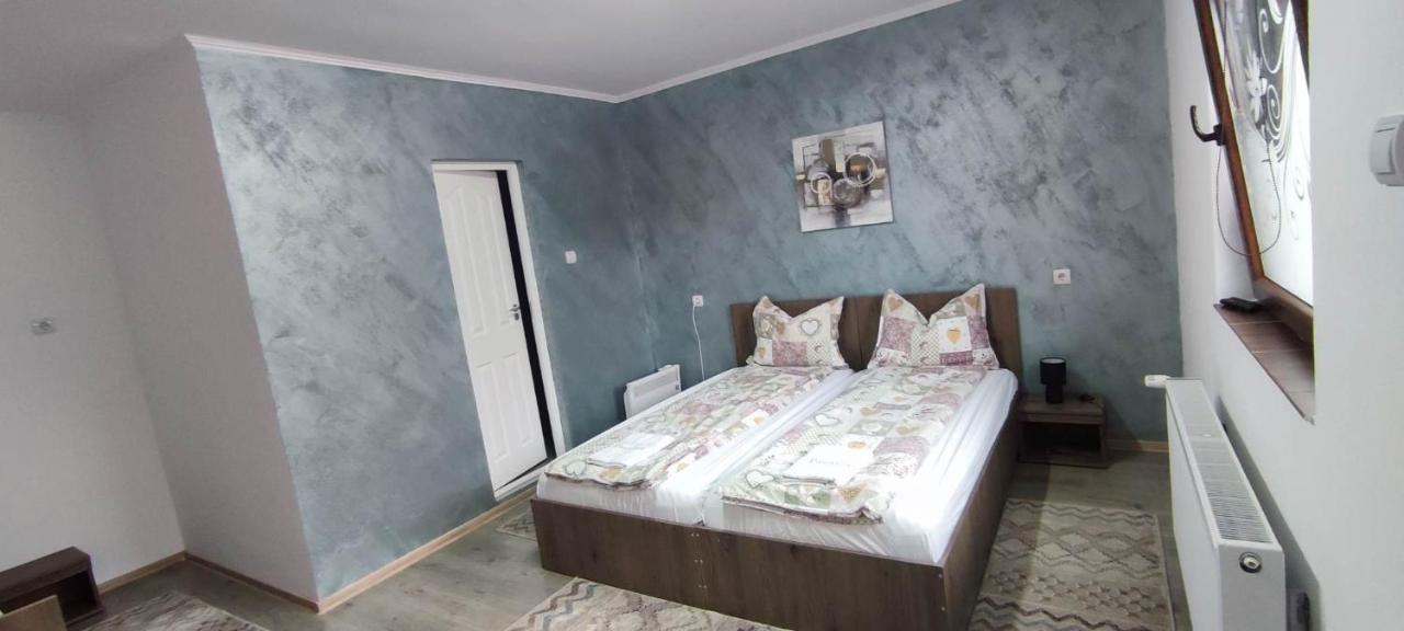 Farkaslaki Panorama Vendeghaz Hotel Lupeni  Eksteriør billede